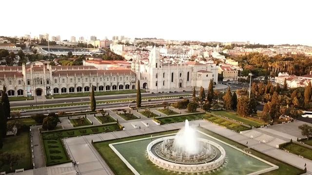 Музыка настолько хороша, что я хочу слушать ее вечно! Совершенство португальского пейзажа!!