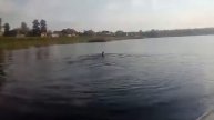 Жара и лодка с мотором