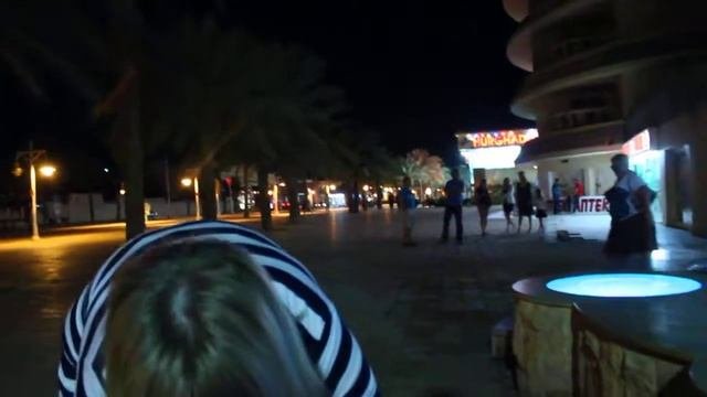 Sindbad AQUA HOTEL апрель 2014 Света лазит по подводной лодке