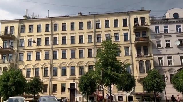 Питер  город красивых балконов! Чашечка ароматного кофе и свежий круассан с таким видом вкуснее