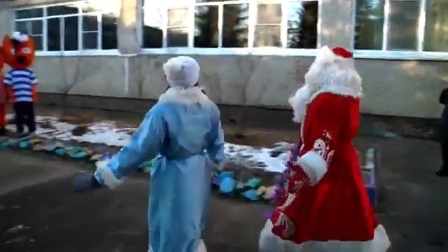 Сотрудники МЧС устроили праздник для ребят из детского дома №1 в Биробиджане