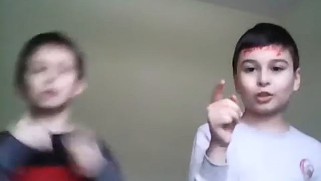 О мама дома на кухней