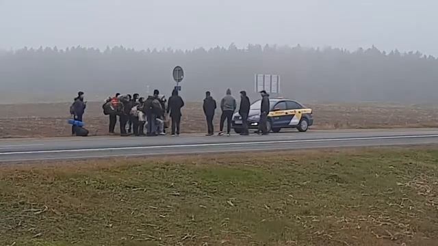 Белорусские таксисты наживаются на мигрантах на границе с Польшей
