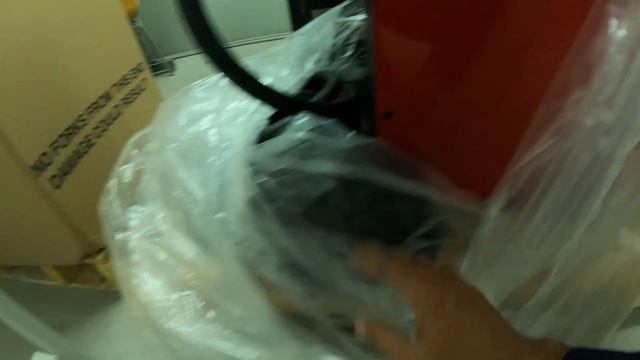 Unboxing /Lincoln PowerWave 300C Advance