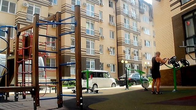 Зарядка. Июнь. 2023 г. Анапа. ЖК "Бельведер"