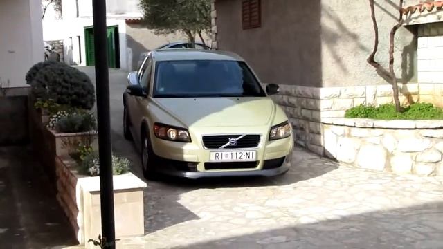 Watch Volvo C30 Safari green in HD High definition done with SX1 IS Canon digital camera