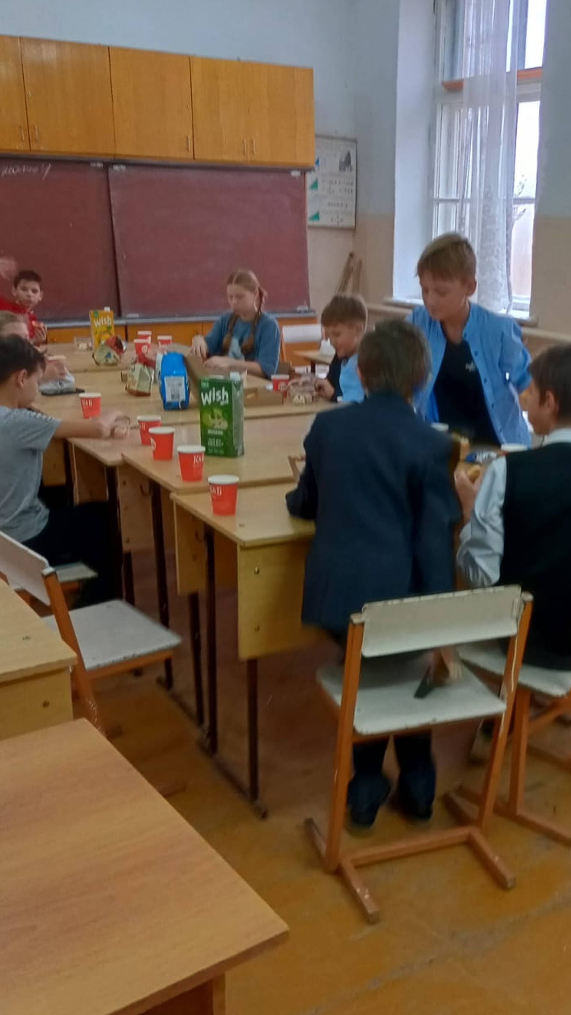 В моменте окончания четверти!