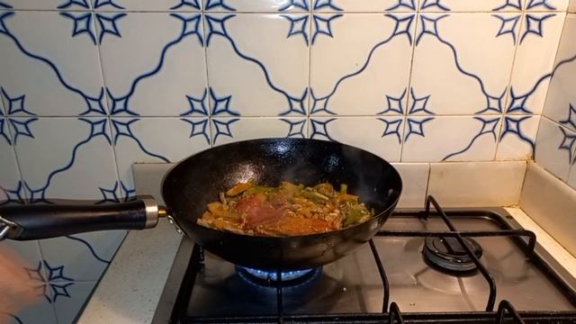 Роллтон лапша с овощами  кулинар  вкусно и приятно