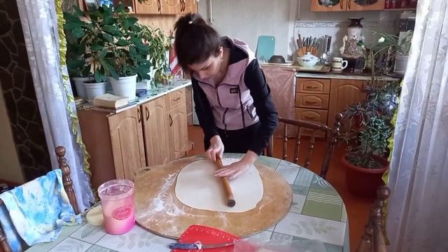 Мама готовит вареники 🥟 Mom says dumplings