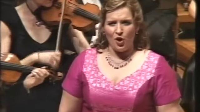 2005: Anita Watson, soprano opera singer, in the Finals of the Australian Singing Competition