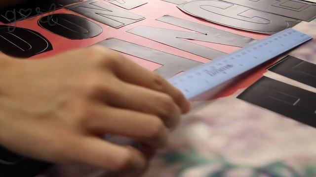 DIY Stencil Wall Art! - Do It, Gurl