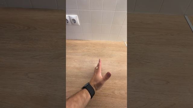 Угловая кухня которая стала яркой