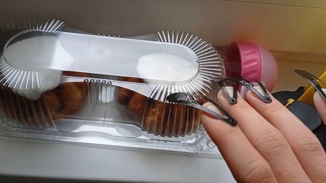 асмр на кухне (не черная смородина, а черника. Я ошиблась)
