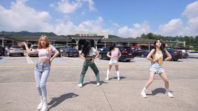 [여기서요?] 브레이브걸스 Brave Girls - 운전만해 We Ride | 커버댄스 Dance Cover @고속도로 휴게소