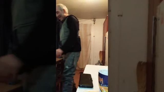 Вахта в Ростове, Ванька жгет)