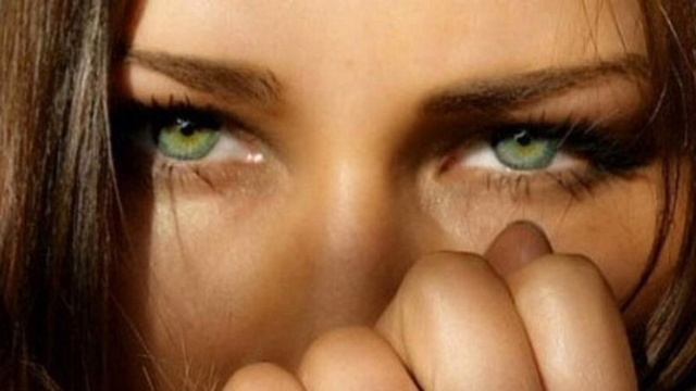 А У ГРУСТИ ГЛАЗА ЗЕЛЕНЫЕ