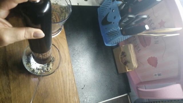 Баклажанные рулетики с грецкими орехами по Грузинский