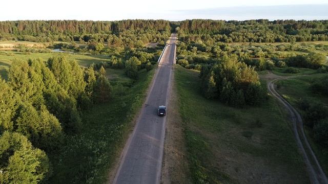 DJI Phantom 4 PRO Plus follows Rolls-Royce Phantom