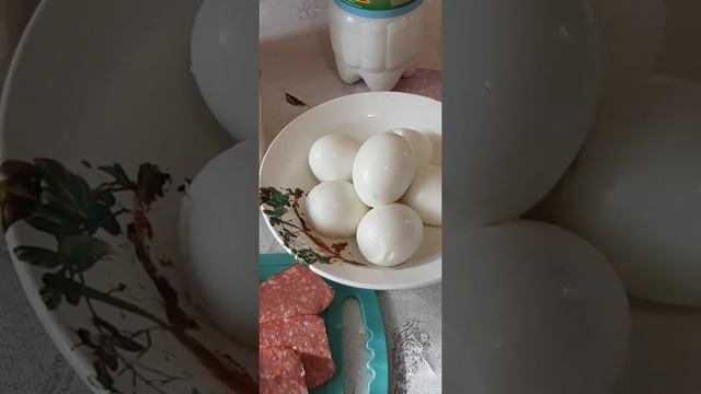 Может не питаться?все дорого.Голубки🕊.Чем я заправляю окрошку?