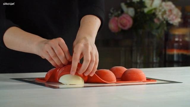 PinchofJoy.ru / Форма для приготовления пирожных Half Sphere 17 х 30 см силиконовая / Silikomart