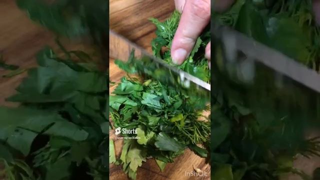 Самая вкусная курица в сливочно чесночном соусе.