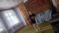 поём песню Я уеду на кухню пока папа не проснется