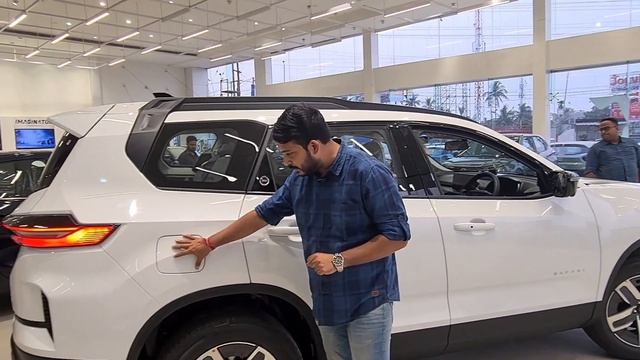 Sasta or Acha - New Tata Safari Facelift Adventure+ 2024 | 2nd Top Model