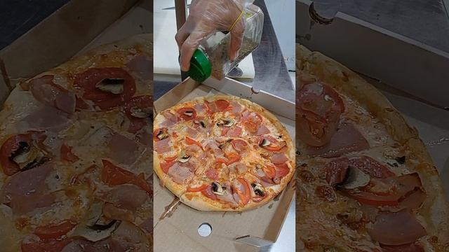 пицца мясная  самая  вкусная   метро преображенский площадь😋😋