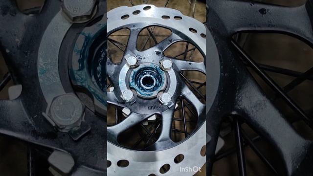 Смазка подшипника переднего колеса на Regulmoto Sport-003