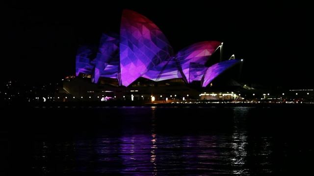 Stunning Light Projection on the Sydney Opera House 2013