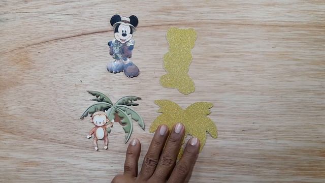 CAJA PIRÁMIDE MICKEY SAFARI