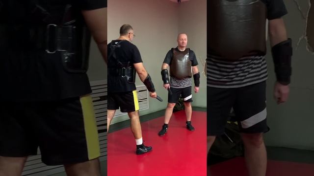 ☠️Наработка сбивов (внутрь, наружу) вооруженной ножом руки. Теория и практика. 🔪