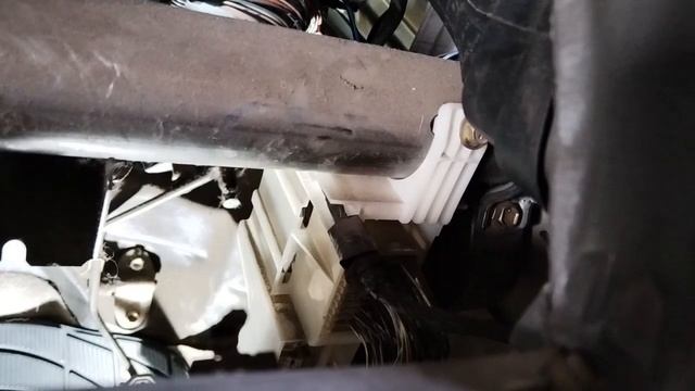 установка ПТФ противотуманных фар тойота королла Toyota corolla 120 121 кузов