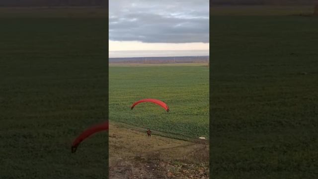 Сегодня школьники полетали немножко... тренировочные полёты на параплане.