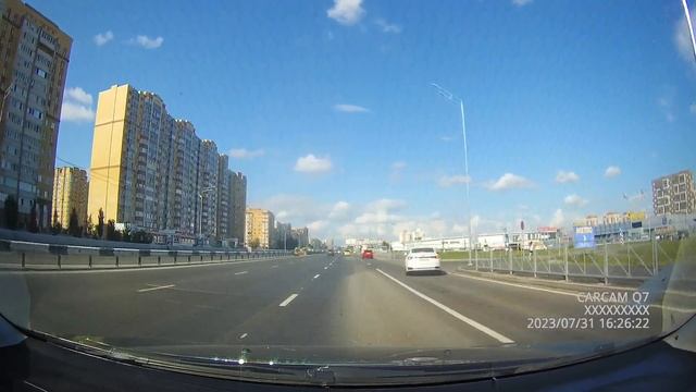 Тюмень. Открыт новый правоповоротный съезд с Федюнинского на Мельникайте. 31.07.2023.