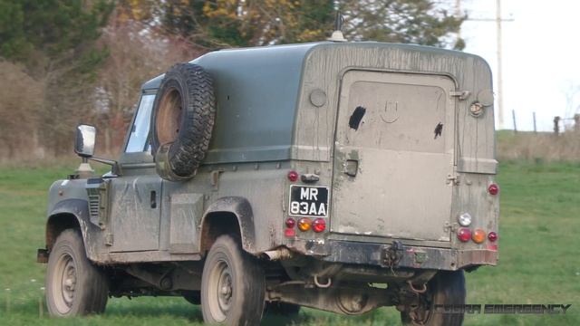 Many Army Land Rovers in convoy and off-road 🇬🇧 🪖