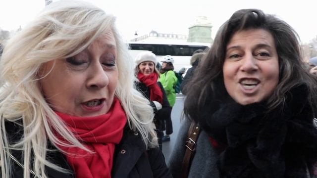 Les artistes de l'Opéra de Paris dans la rue