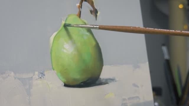 Масляная живопись. Натюрморт с грушей. Повтор работы 10 летней давности.