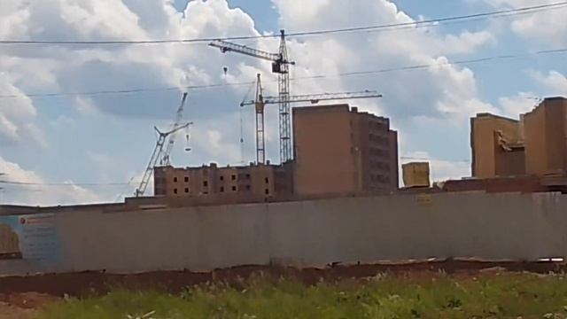 Город Октябрьский 33 микрорайон. Строительство новостроек. 10.06.2024.