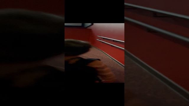 АРТЁМ ГЕЛИК ЗАХОДИТ В ЗАЛ КИНОТЕАТРА И ЕМУ СТРАШНО