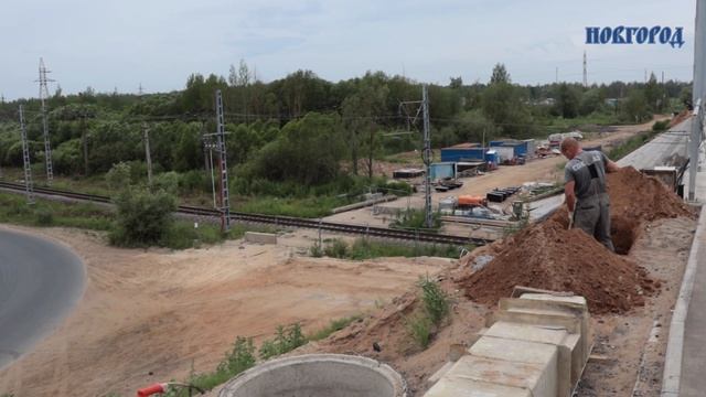 Работы на Лужском путепроводе и улице Королёва рекомендовано ускорить
