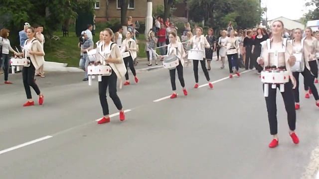 Девчонки барабанщицы "Drum Station" не хуже профессионалов. Вышгород.