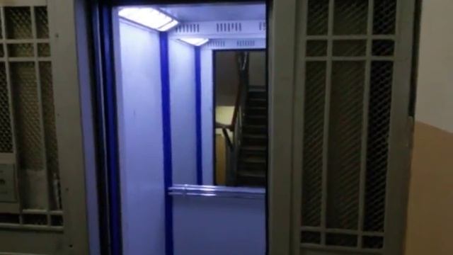 Электрический лифт V=1 м/с, грузоподъемность 400 кг (415)