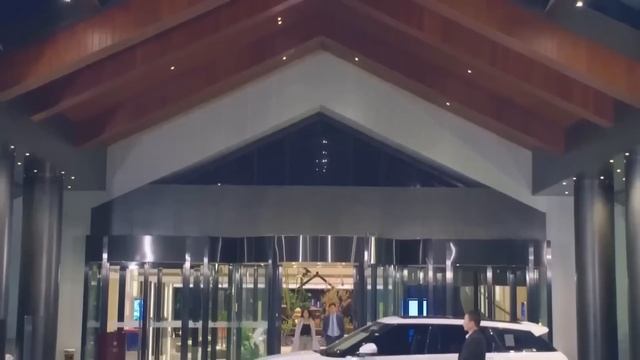 【Movie】灰姑娘在總裁的床上醒來，怎料看見總裁沒穿衣服，崩潰了！