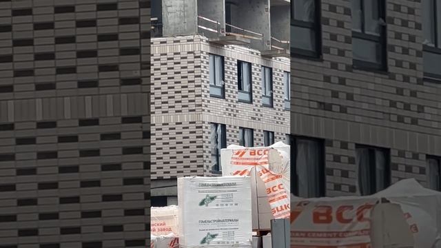 Уже видна внешняя отделка новых домов на ул Большое Понизовье (ЖК Саларьево Парк, к56.1), Москва