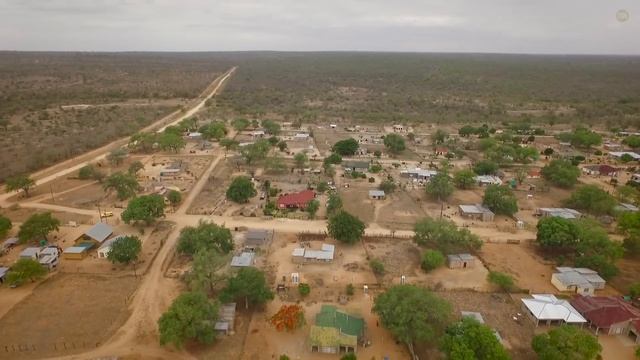 Community connectivity: safariLIVE brings the world wide web and safari to the Hananani school