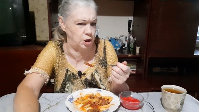 mukbangtatyanaeats /покушаем /макароны с тушенкой