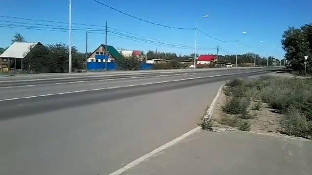 Столб стоит у дачи