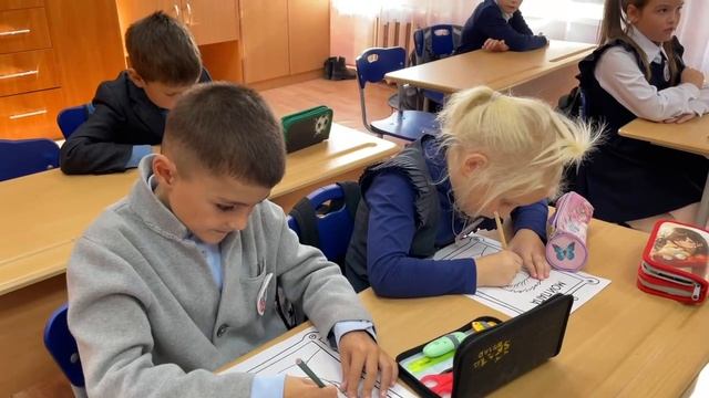 Юные «Орлята России» с большим интересом рисовали своих пап