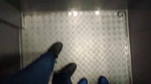 Лифты в одном доме @ Братеевская ул., 16к6, Братеево, Москва, Россия